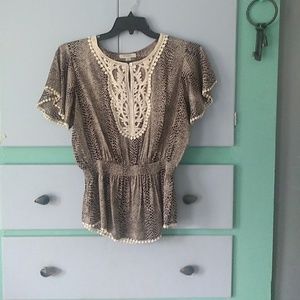 Short sleeve top